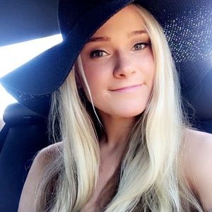 Meet your Posher, Jenay